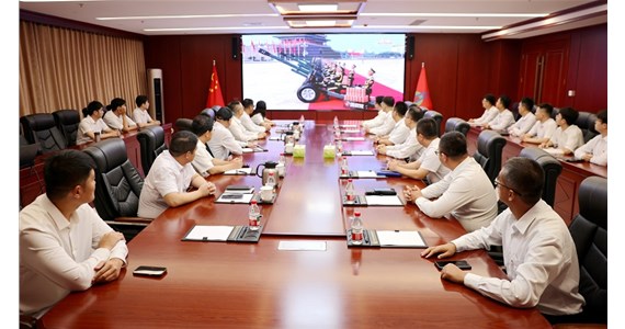 k8凯发红·创先锋|集团党委组织干部职工集中收看纪念中国人民抗日战争暨世界反法西斯战争胜利80周年大会直播